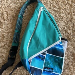 KAVU Turquoise and Navy Rope Sling Bag
